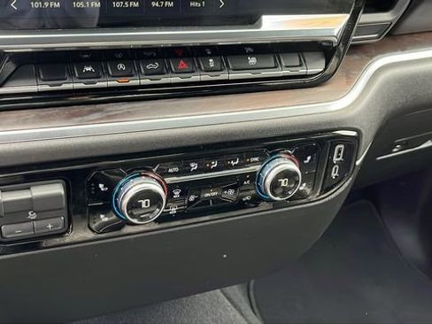 Used 2026 GMC Sierra 1500 SLT AWD/4WD image 16