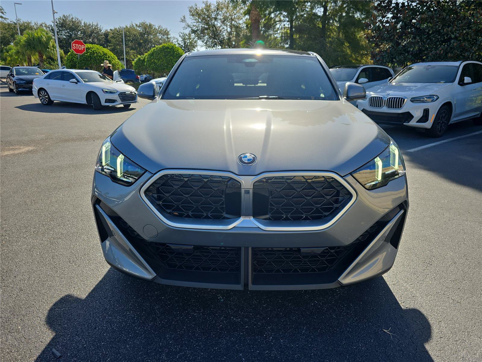 Used 2026 BMW X2 xDrive28i AWD/4WD image 2