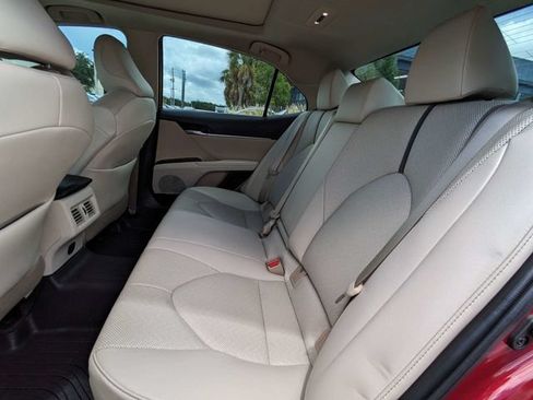 Used 2021 Toyota Camry XLE w/ Navigation Package FWD image 13