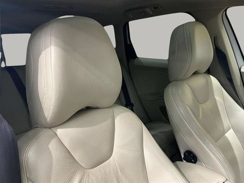 Used 2013 Volvo XC60 3.2 AWD/4WD image 22
