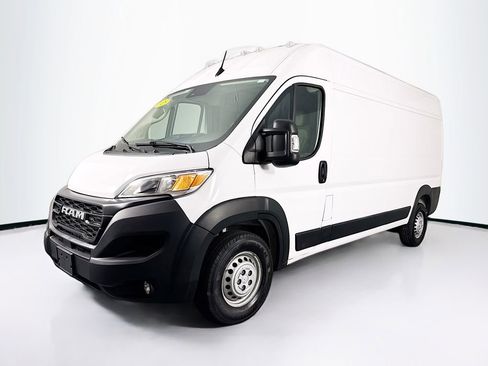 Used 2025 RAM ProMaster 2500 w/ Convenience Group FWD image 3
