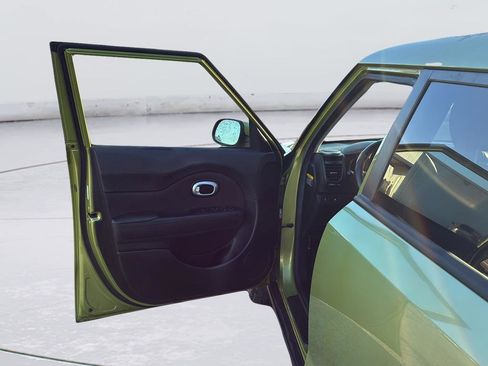 Used 2016 Kia Soul image 20