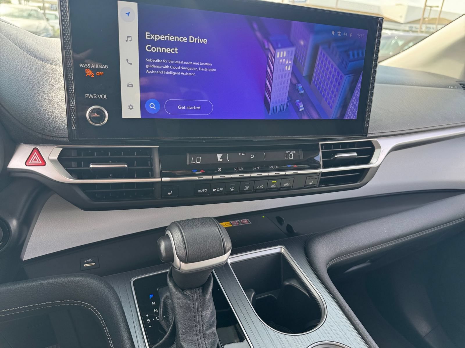 Used 2025 Toyota Sienna XLE FWD image 16