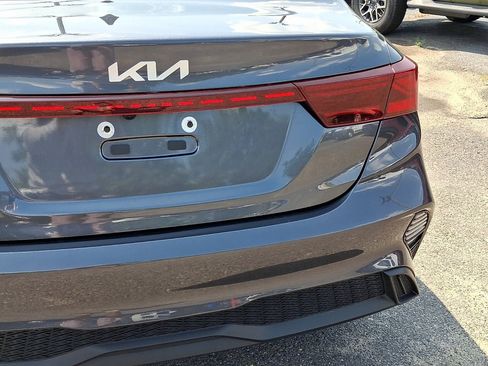 Used 2023 Kia Forte LXS w/ LXS Technology Package FWD image 16