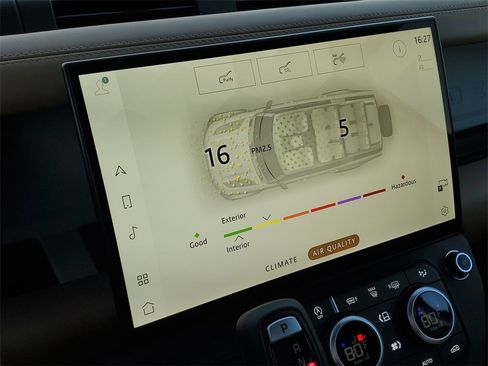 New 2026 Land Rover Defender 130 X-Dynamic SE image 19