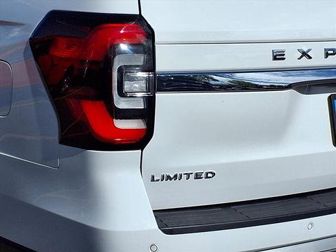 Used 2022 Ford Expedition Max Limited image 25