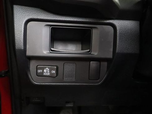 Used 2017 Toyota Tacoma SR5 w/ Tow Package image 21