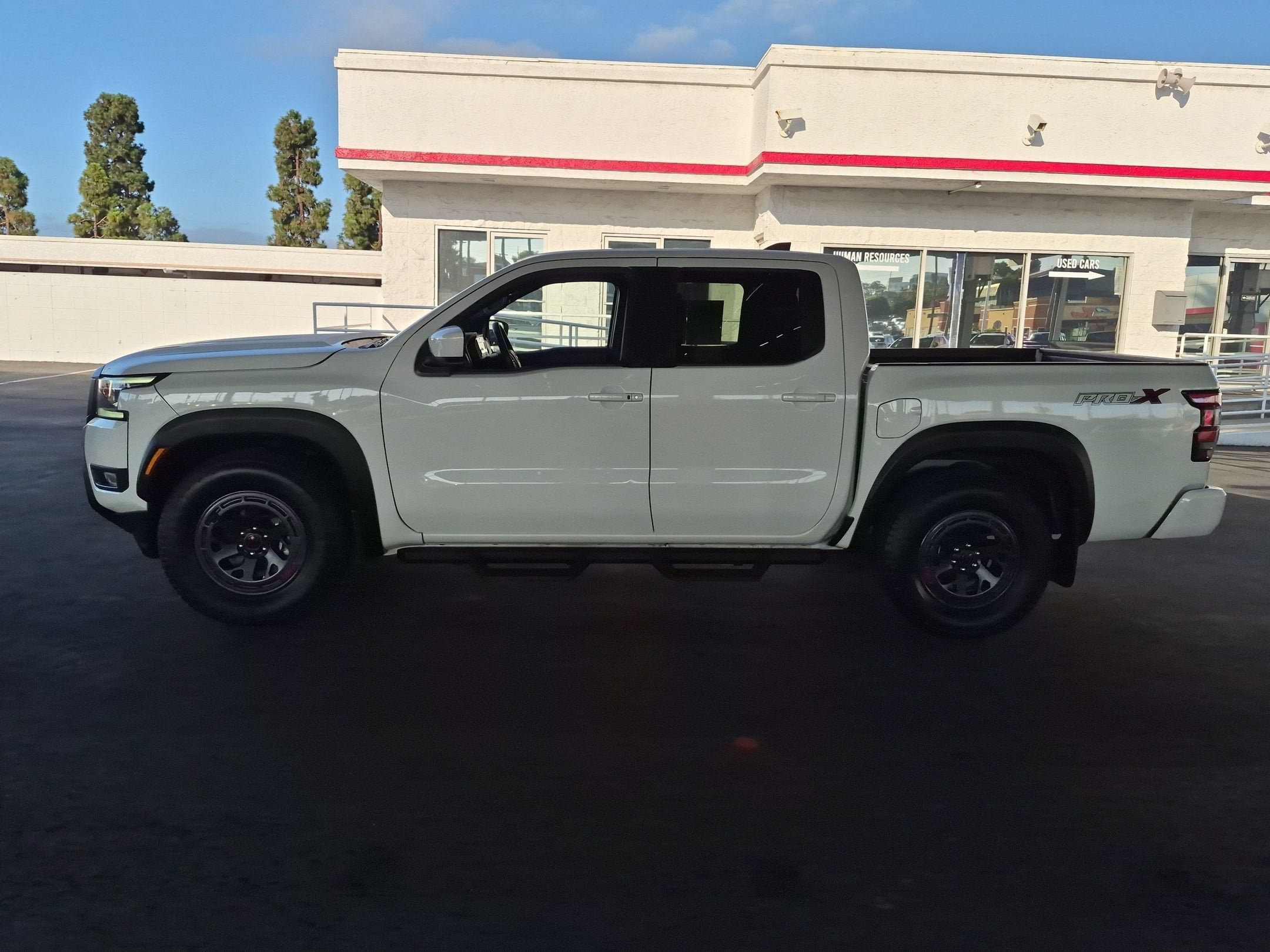 Used 2025 Nissan Frontier Pro-X RWD image 4
