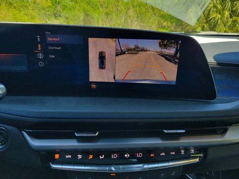 Used 2025 Cadillac XT4 Sport image 25