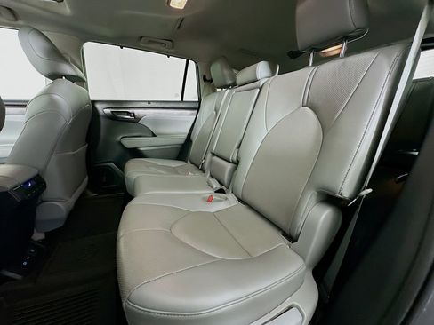 Used 2022 Toyota Highlander Limited AWD/4WD image 27