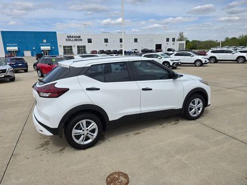 Used 2025 Nissan Kicks Play S FWD image 13