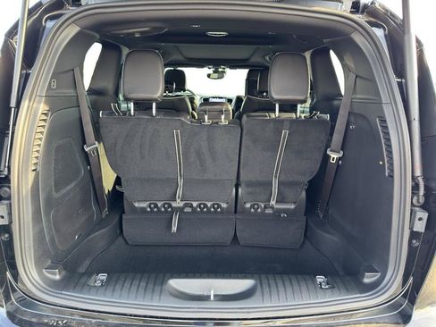 New 2026 Chrysler Pacifica Limited w/ Uconnect Theater Family Group AWD/4WD image 15