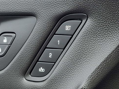 Used 2018 Buick Envision Essence AWD/4WD image 25