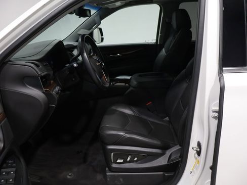 Used 2020 Cadillac Escalade Premium Luxury image 12