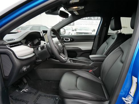 New 2025 Jeep Compass Limited image 6