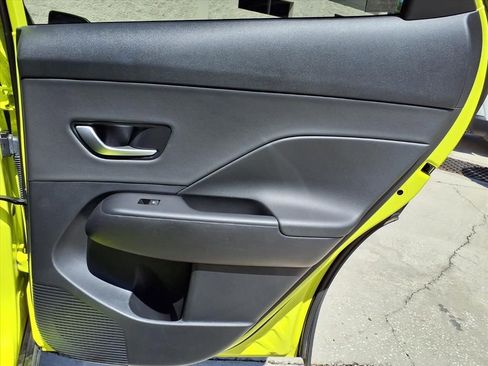 Used 2024 Hyundai Kona Limited FWD image 11