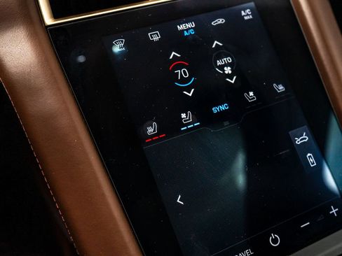 Used 2022 Porsche Taycan Turbo S image 21