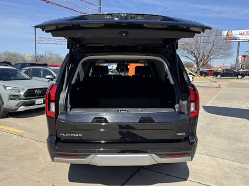 Used 2025 Ford Expedition Max Platinum image 9