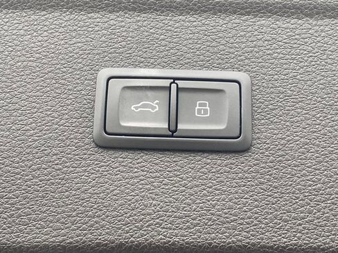 Used 2018 Audi Q5 2.0T Premium Plus w/ Premium Plus Package AWD/4WD image 7
