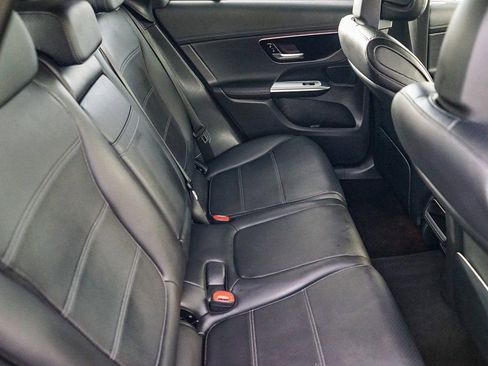 Used 2024 Mercedes-Benz GLC 300 image 16