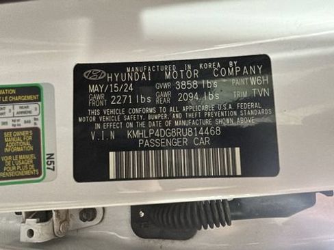 Used 2024 Hyundai Elantra Limited FWD image 10