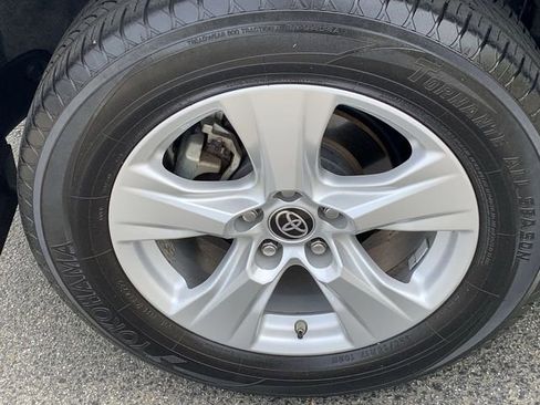 Used 2019 Toyota RAV4 XLE w/ Convenience Package image 36