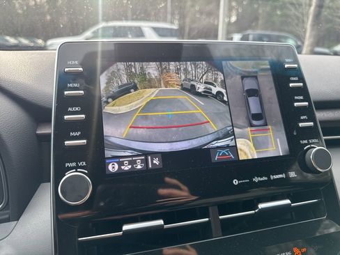 Used 2020 Toyota Avalon Limited image 5