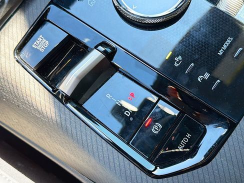 Used 2025 BMW X3 xDrive30i w/ Convenience Package image 30