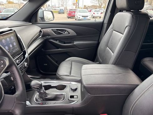Used 2023 Chevrolet Traverse LT w/ LT Premium Package image 24