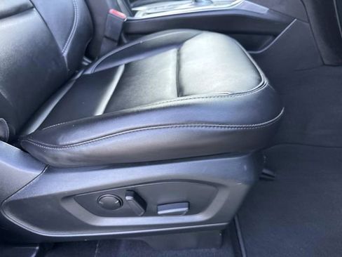 Certified 2022 Ford Explorer XLT w/ Equipment Group 202A image 13