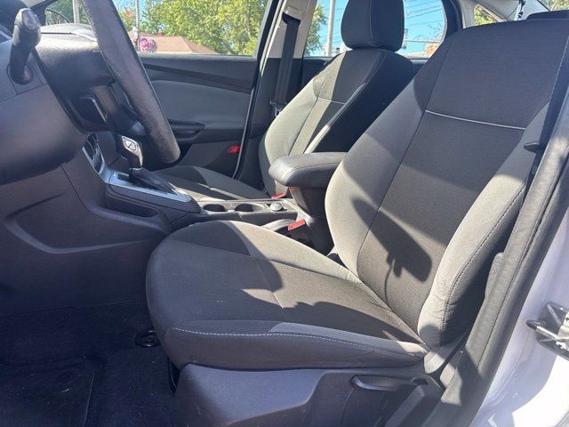 Used 2013 Ford Focus SE FWD image 10