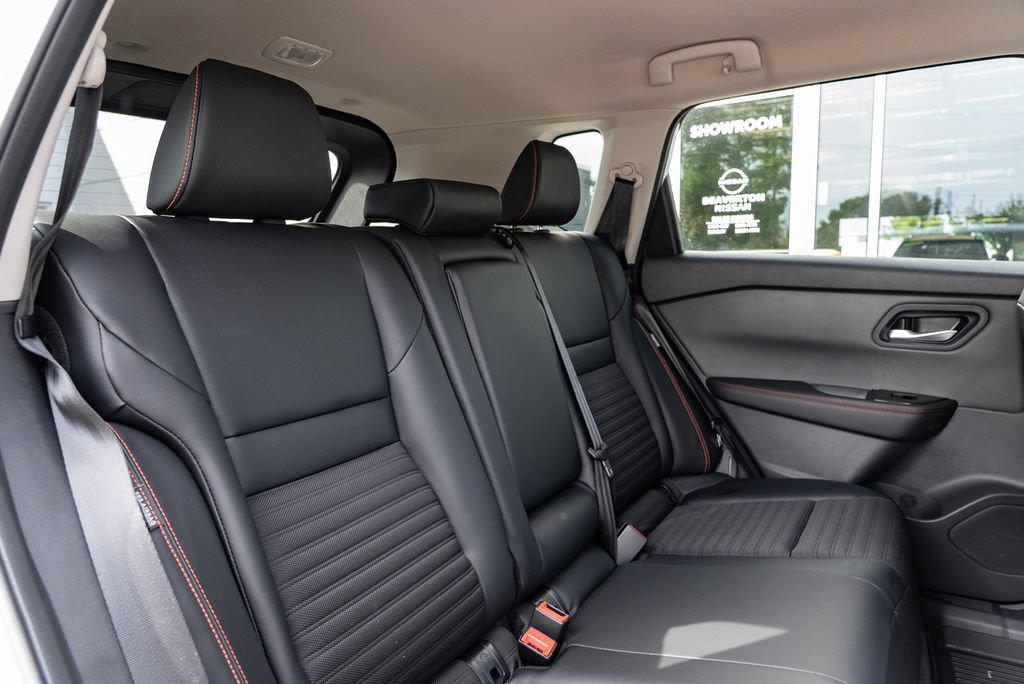 New 2026 Nissan Rogue SV AWD/4WD image 25