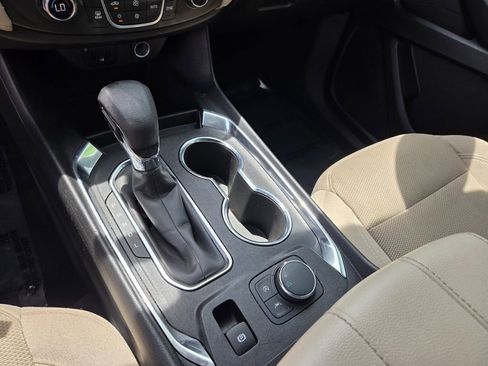 Used 2023 Chevrolet Traverse LS FWD image 27