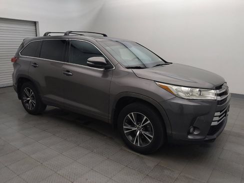 Used 2018 Toyota Highlander Plus image 11