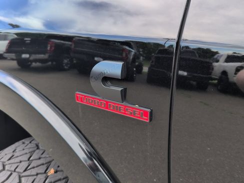 Used 2021 RAM 2500 Laramie w/ Night Edition AWD/4WD image 4
