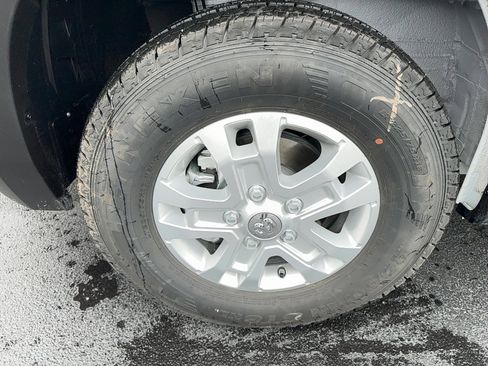 New 2026 RAM ProMaster 2500 w/ Quick Order Package 22G SLT image 2