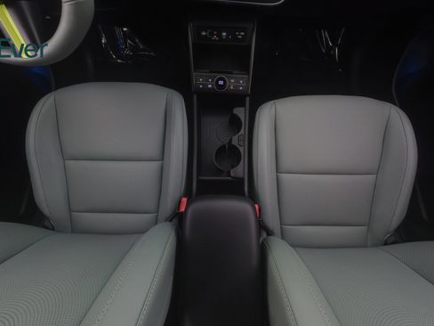 Used 2024 Hyundai Kona Limited FWD image 25