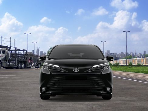 New 2026 Toyota Sienna XLE AWD/4WD image 17