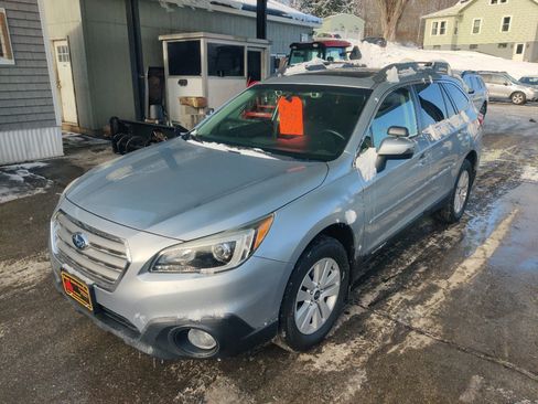 Used 2016 Subaru Outback 2.5i Premium image 2