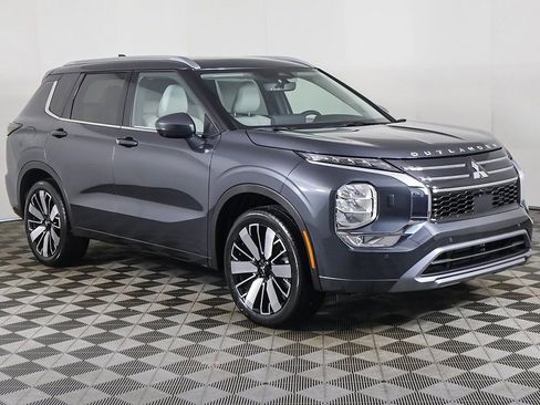 New 2025 Mitsubishi Outlander SEL image 57