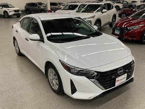 Used 2024 Nissan Sentra S image 3
