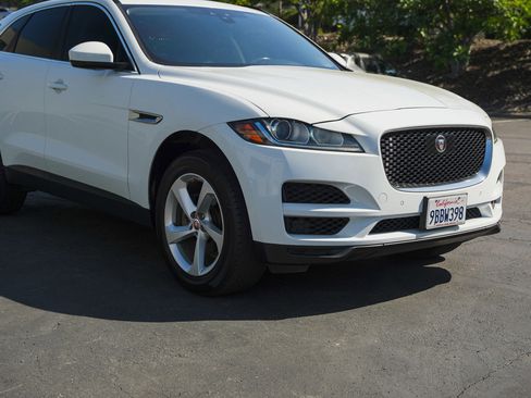 Used 2019 Jaguar F-PACE Premium image 13