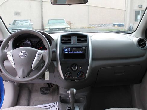 Used 2015 Nissan Versa SV FWD image 29