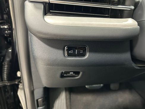 New 2026 Lincoln Navigator L Reserve image 13