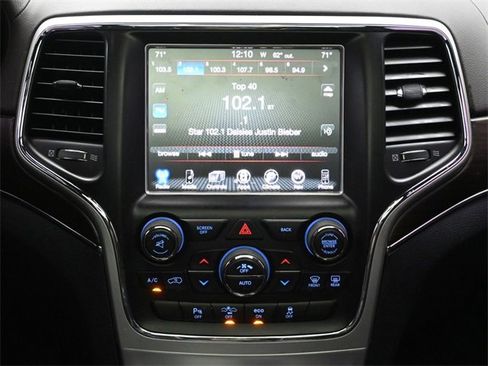 Used 2014 Jeep Grand Cherokee Overland w/ Advanced Technology Group image 26