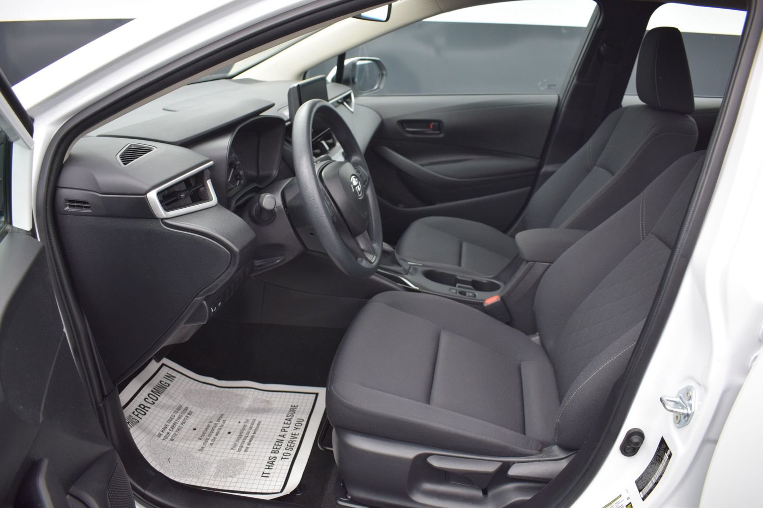 Used 2025 Toyota Corolla LE FWD image 13