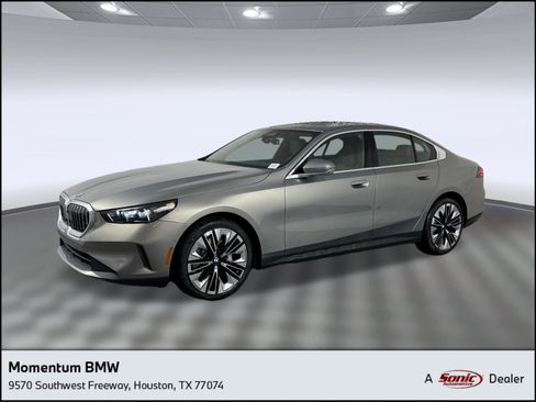 Used 2027 BMW 530i w/ Premium Package RWD image 1
