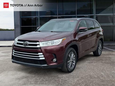 Used 2018 Toyota Highlander XLE AWD/4WD image 9