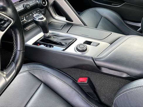 Used 2017 Chevrolet Corvette Stingray Convertible RWD image 19