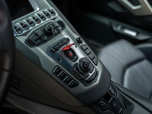 Used 2013 Lamborghini Aventador LP 700-4 image 31